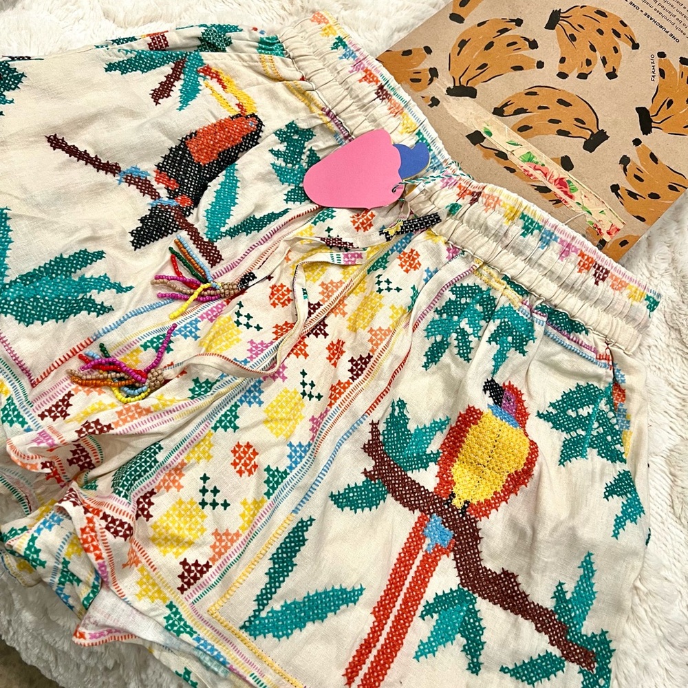 Farm rio bird stitch scarf shorts size L